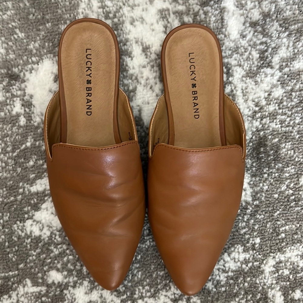Lucky brand slides